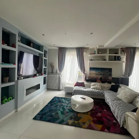 Ma Maison, La Votre Villa