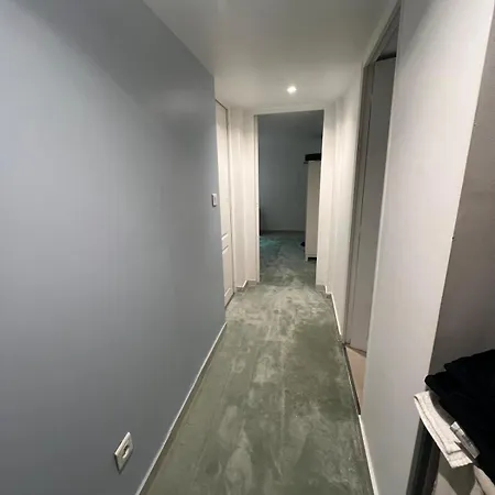 Ma Maison, La Votre